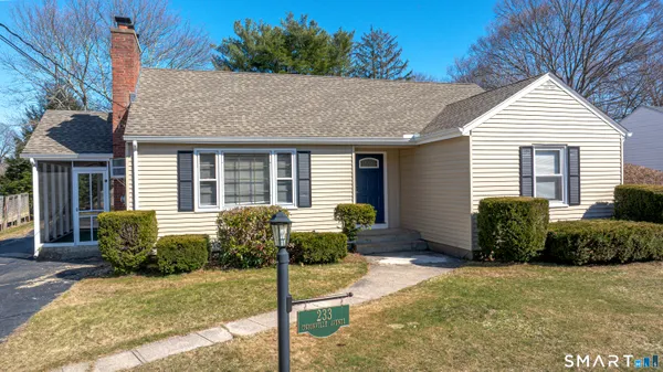 $2,200 | 233 Unionville Avenue, Plainville, CT 06062