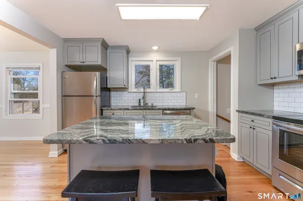 $2,200 | 233 Unionville Avenue, Plainville, CT 06062