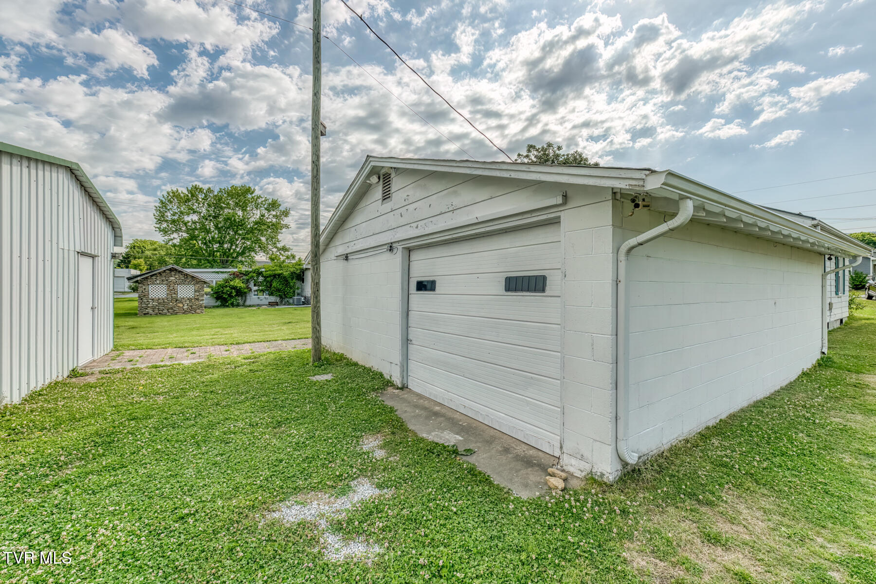 945 North Elm Avenue Erwin, TN 37650 - Photo 38 of 46 945 N Elm Ave-40
