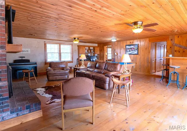 $790,000 | 14225 Highway 68, St. James, MO 65559