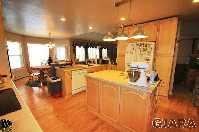 1629 P Road Loma, CO 81524 - Photo 4 of 18 a kitchen with lots of counter top space