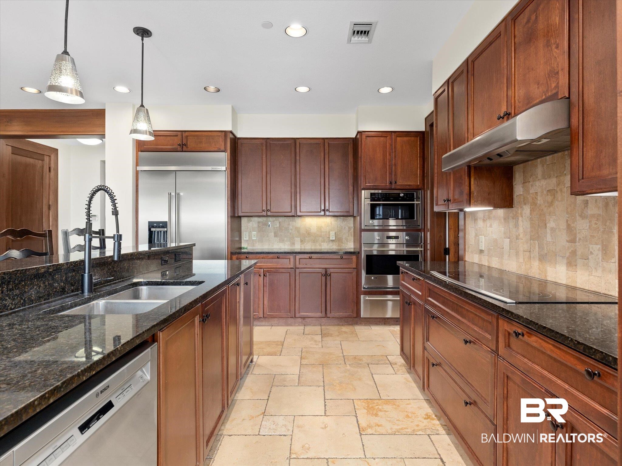 18269 Colony Drive, Unit 502 Fairhope, AL 36532 - Photo 8 of 28 Kitchen