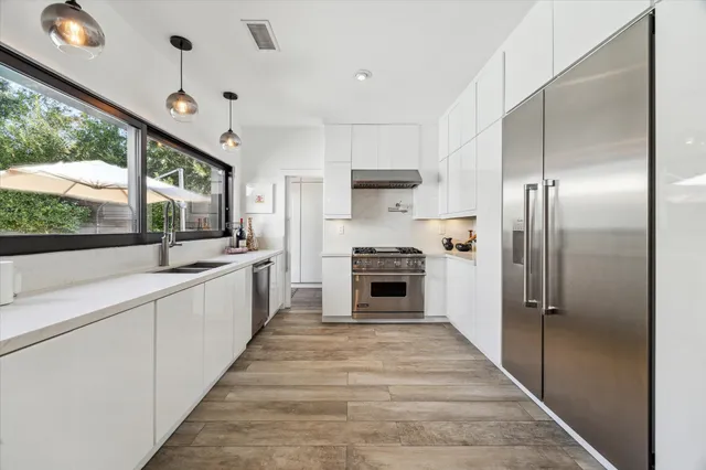 $1,950,000 | 5406 Woodway Drive, Houston, TX 77056