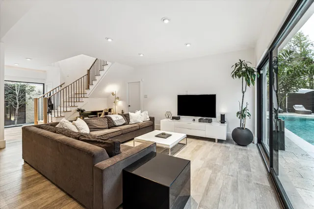 $1,950,000 | 5406 Woodway Drive, Houston, TX 77056