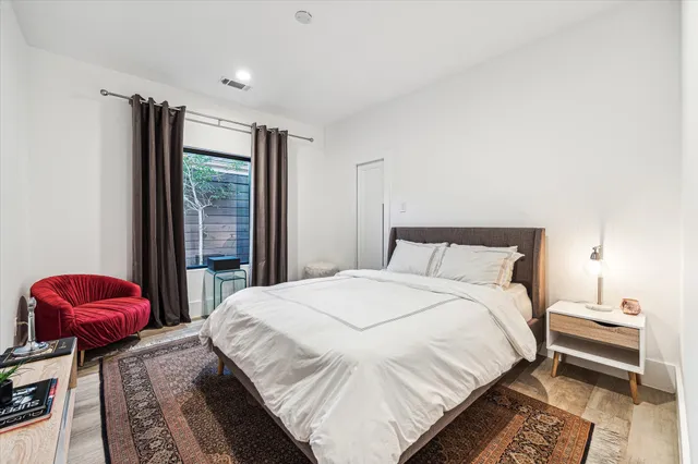 $1,950,000 | 5406 Woodway Drive, Houston, TX 77056