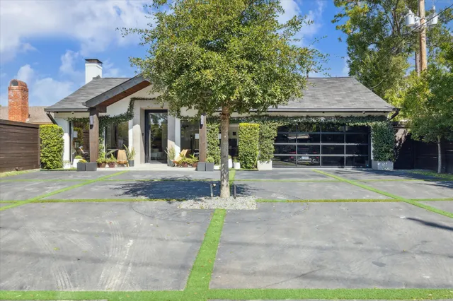 $1,950,000 | 5406 Woodway Drive, Houston, TX 77056