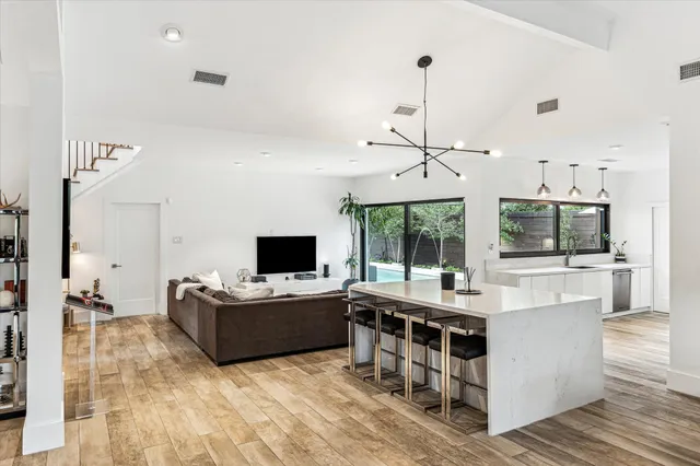 $1,950,000 | 5406 Woodway Drive, Houston, TX 77056