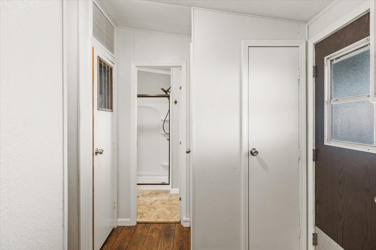 4420 Pleasant Valley Road, Unit 184 Diamond Springs, CA 95619 - Photo 18 of 28 a view of a bathroom from the hallway