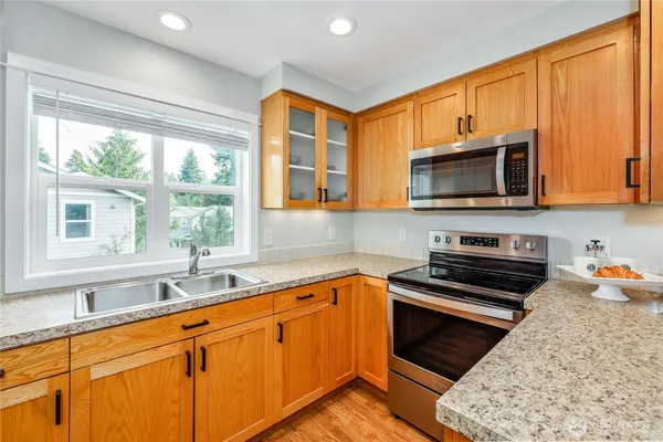 $317,000 | 7701 Beacon Place Northeast, Unit 103, Bremerton, WA 98311