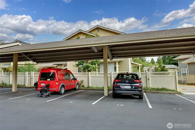 $320,000 | 7701 Beacon Place Northeast, Unit 103, Bremerton, WA 98311