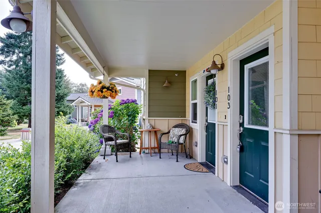 $320,000 | 7701 Beacon Place Northeast, Unit 103, Bremerton, WA 98311