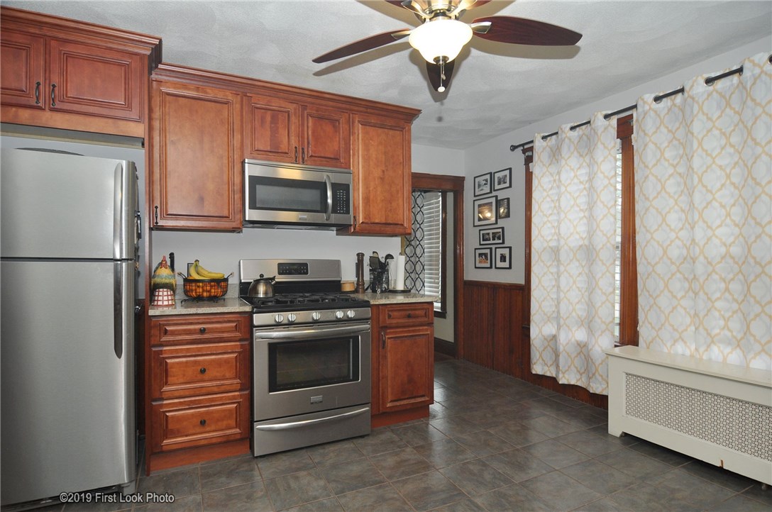 15 Metropolitan Road Providence, RI 02908 - Photo 3 of 25 Gallery Image 3