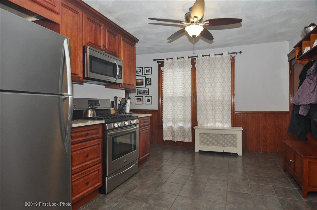 15 Metropolitan Road Providence, RI 02908 - Photo 4 of 25 Gallery Image 4