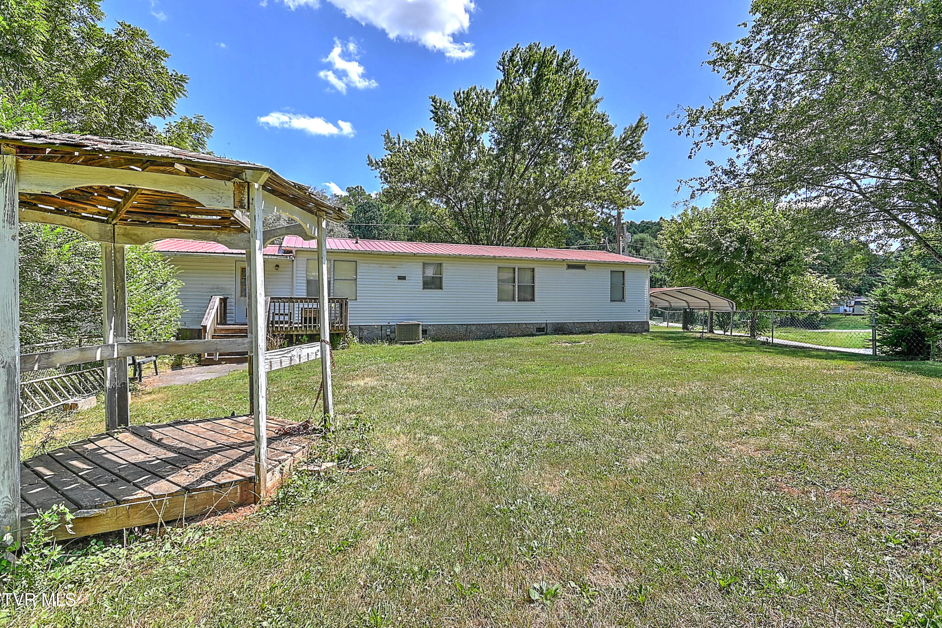 201 Ollie Collins Road Elizabethton, TN 37643 - Photo 27 of 31 Ollie Collins MD-40