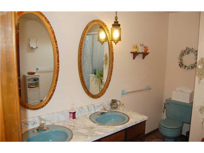 3203 Ridgeway Road Greensburg, PA 15601 - Photo 14 of 21 Full Bath.