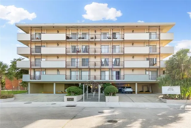 $2,050 | 309 Opal Street, Unit 4F, New Orleans, LA 70124