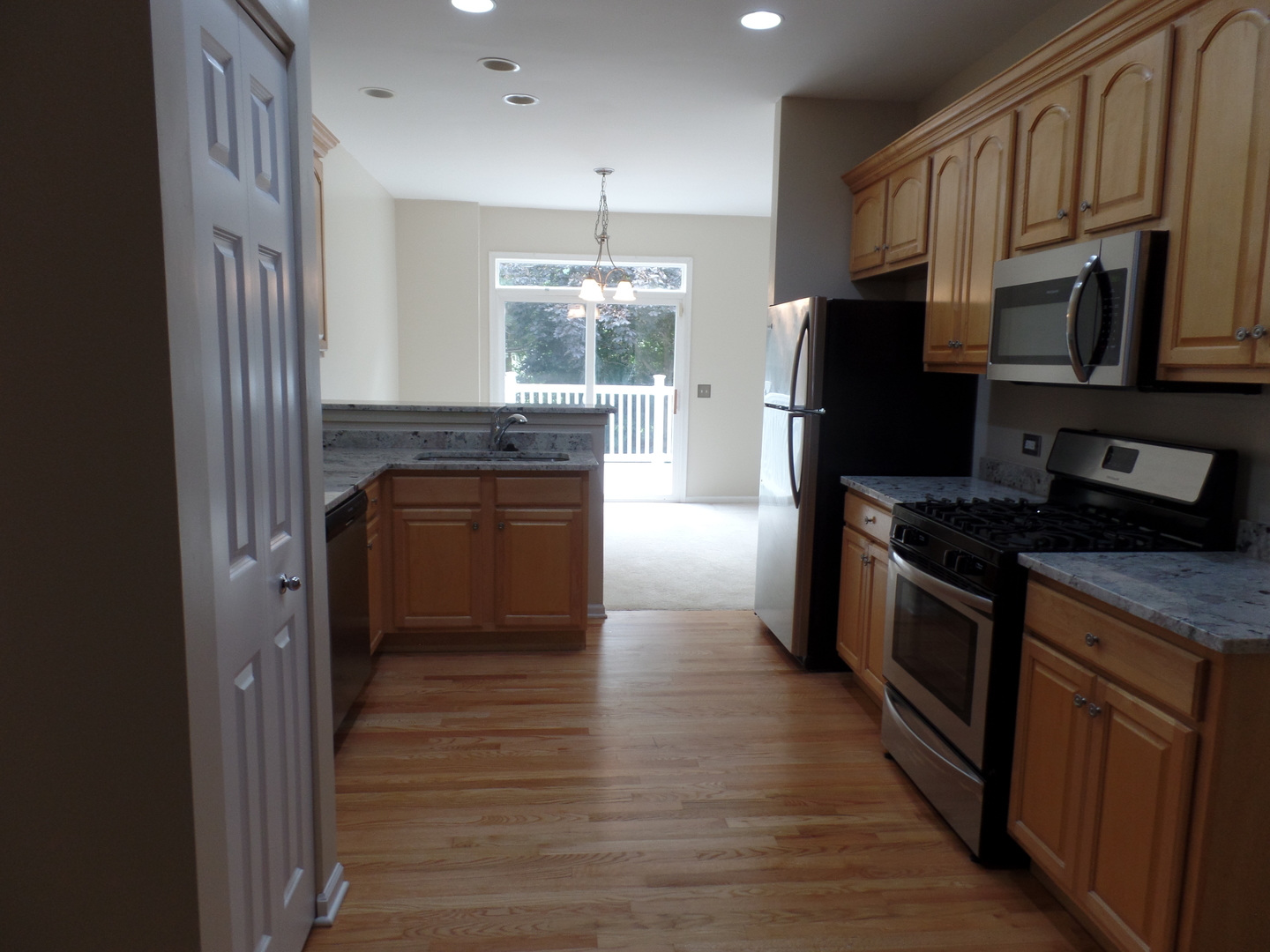 256 Ridge Road North Aurora, IL 60542 - Photo 5 of 18