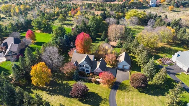 $1,095,000 | 4270 McDonald Drive North, Stillwater, MN 55082