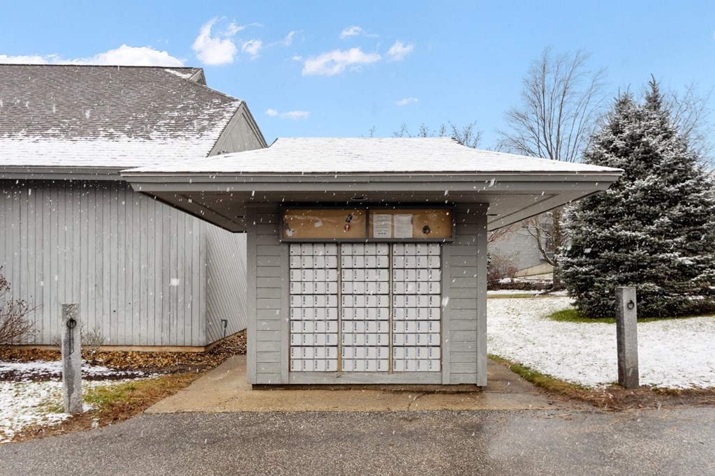 5 Tsienneto Road, Unit 198 Derry, NH 03038 - Photo 19 of 21 a front view of a house