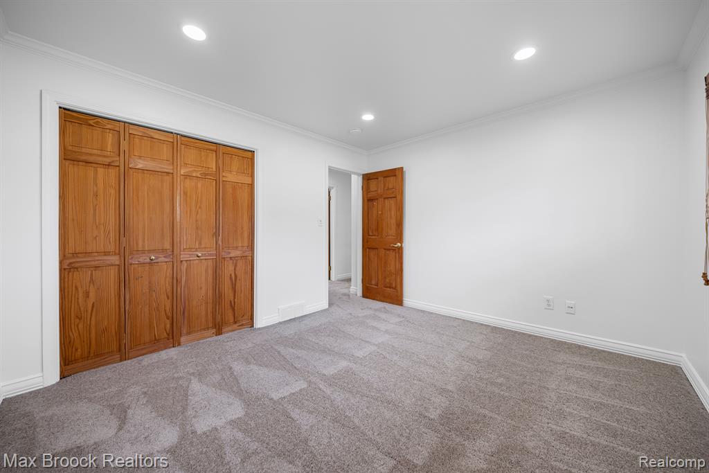32036 Red Clover Road Farmington Hills, MI 48334 - Photo 24 of 44