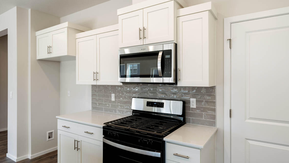 61171 Southeast Splendor Lane Bend, OR 97702 - Photo 12 of 31 012 kitchen