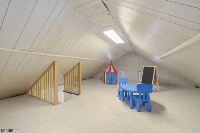 a view of entryway and hall