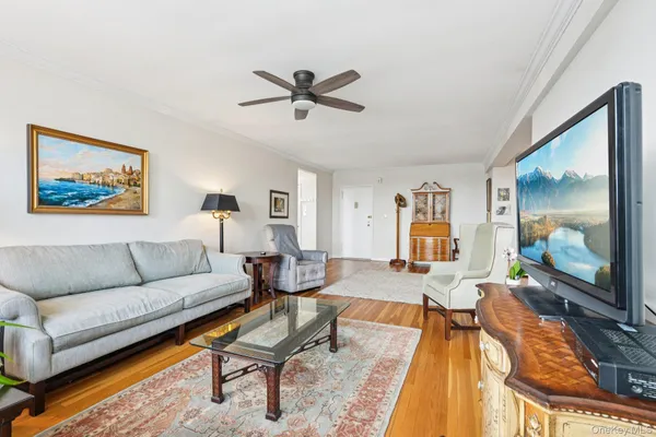 $510,000 | 4 Putnam Hill, Unit 4F, Greenwich, CT 06830