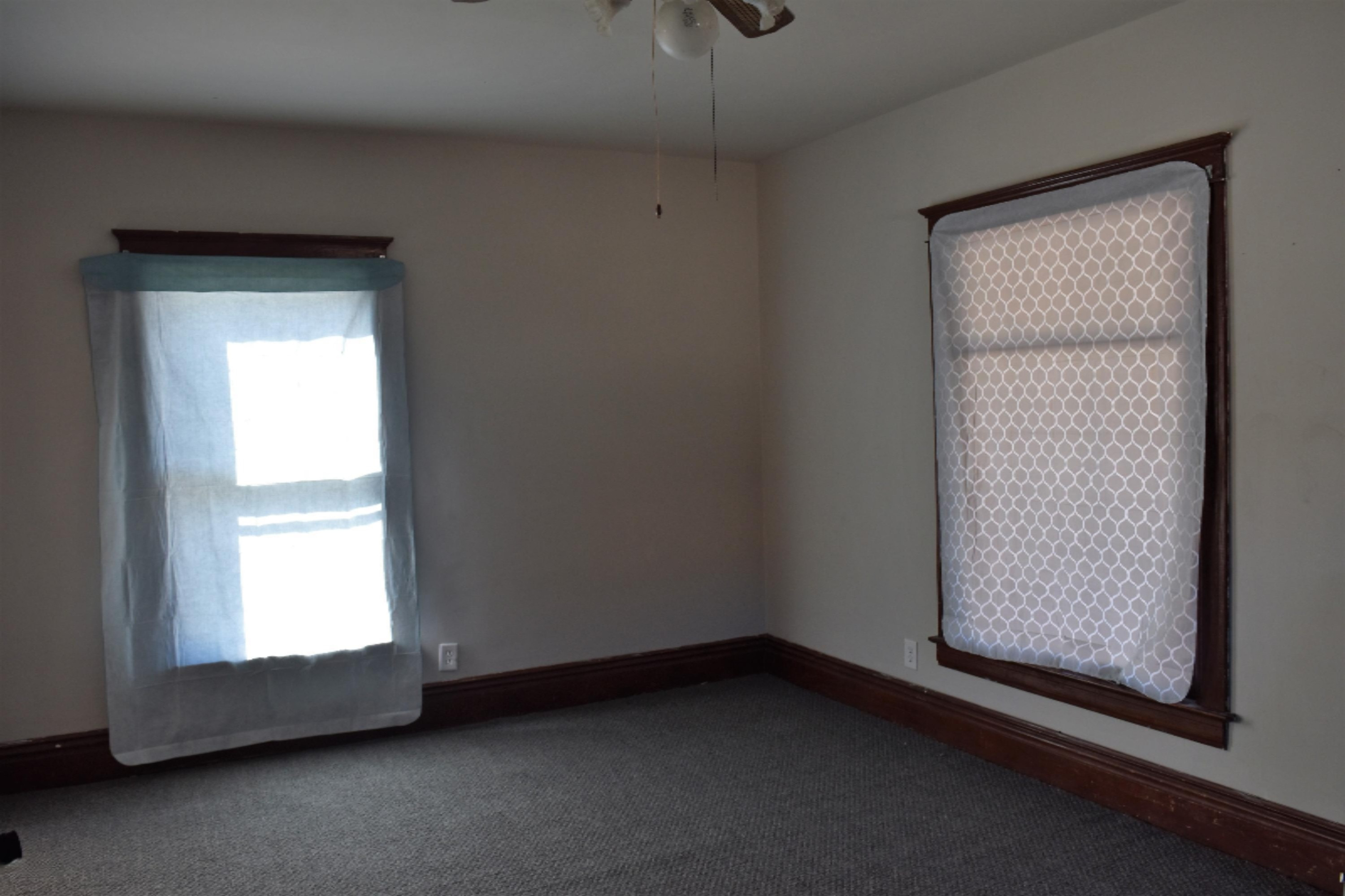 438 North 23rd Street Springfield, MI 49037 - Photo 8 of 34 Living ROom