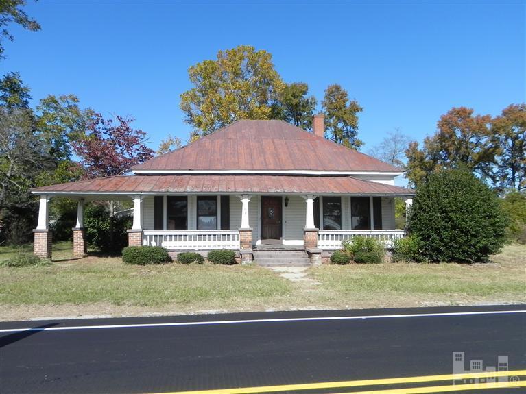 5746 Edmond Matthis Road Clinton, NC 28328 - Photo 1 of 9 Primary Photo