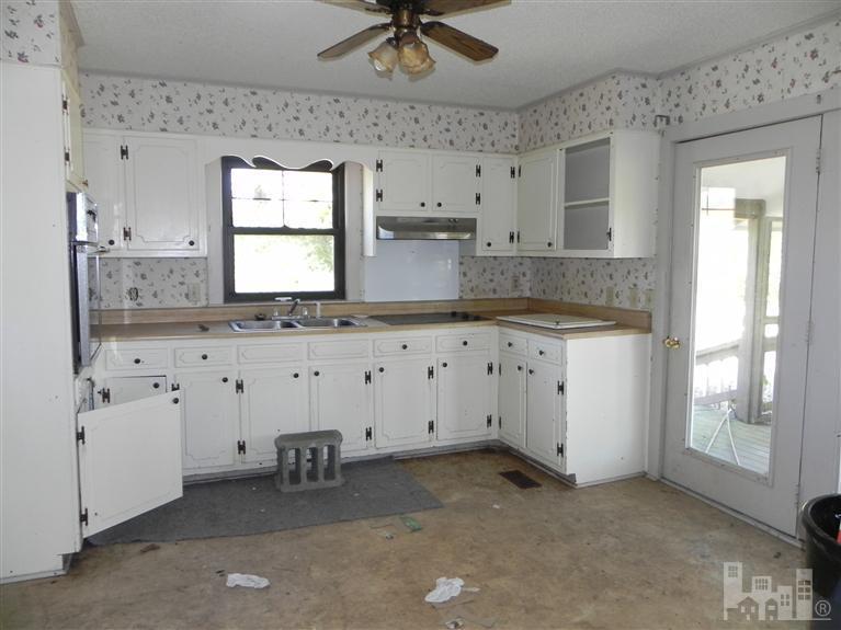 5746 Edmond Matthis Road Clinton, NC 28328 - Photo 3 of 9 Additional Photo