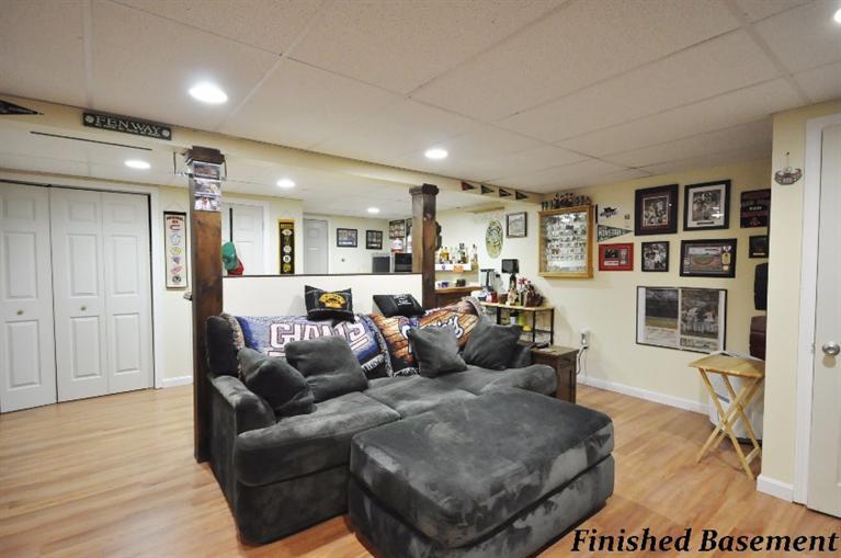 5 Easting Road Bourne, MA 02532 - Photo 23 of 26 a living room with furniture and a wooden floor