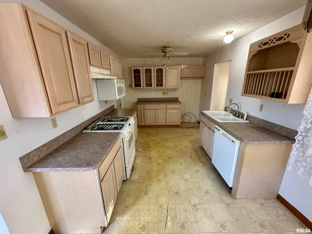 $80,000 | 855 West Superior Avenue, Jacksonville, IL 62650