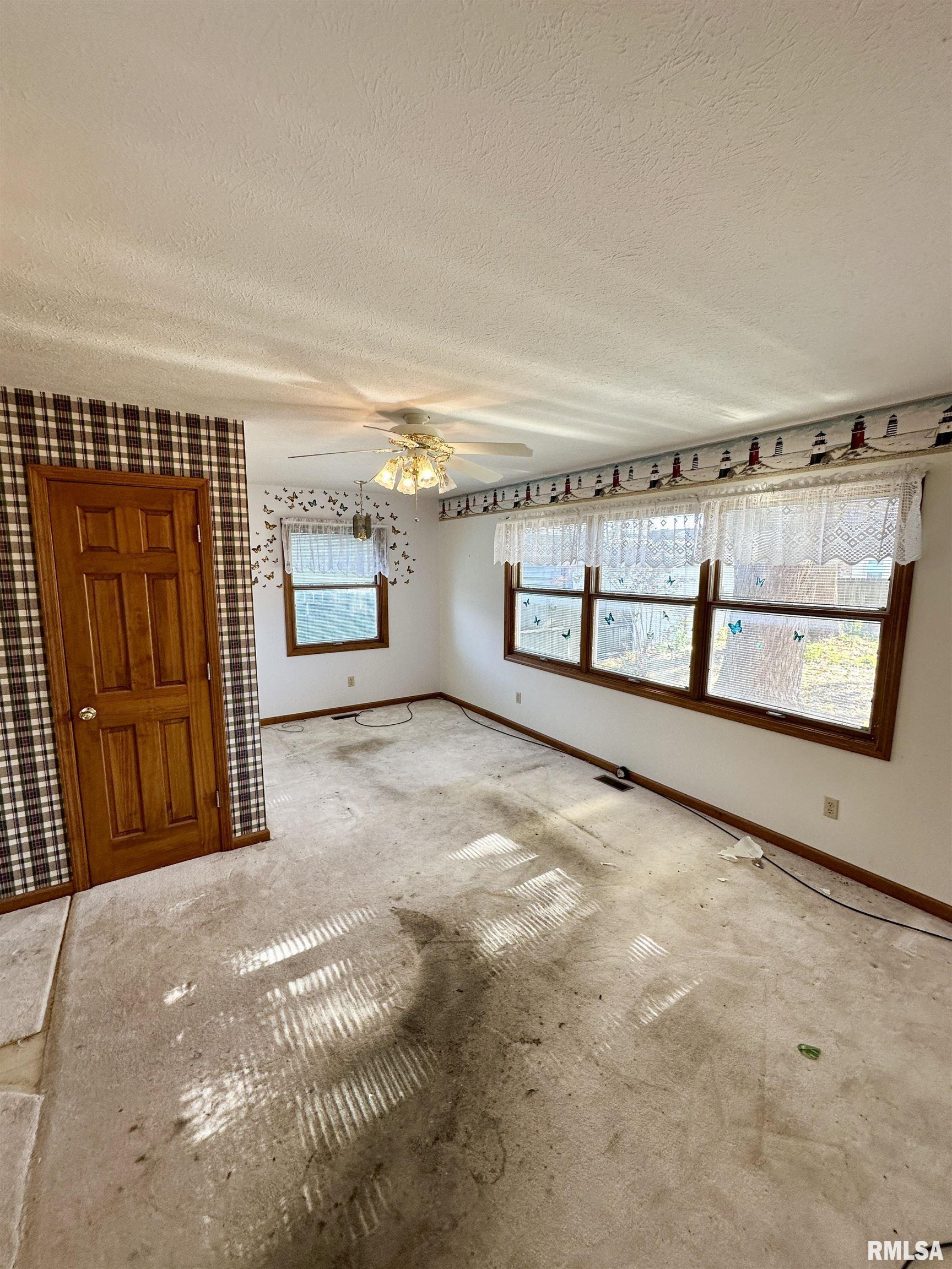 855 West Superior Avenue Jacksonville, IL 62650 - Photo 18 of 37