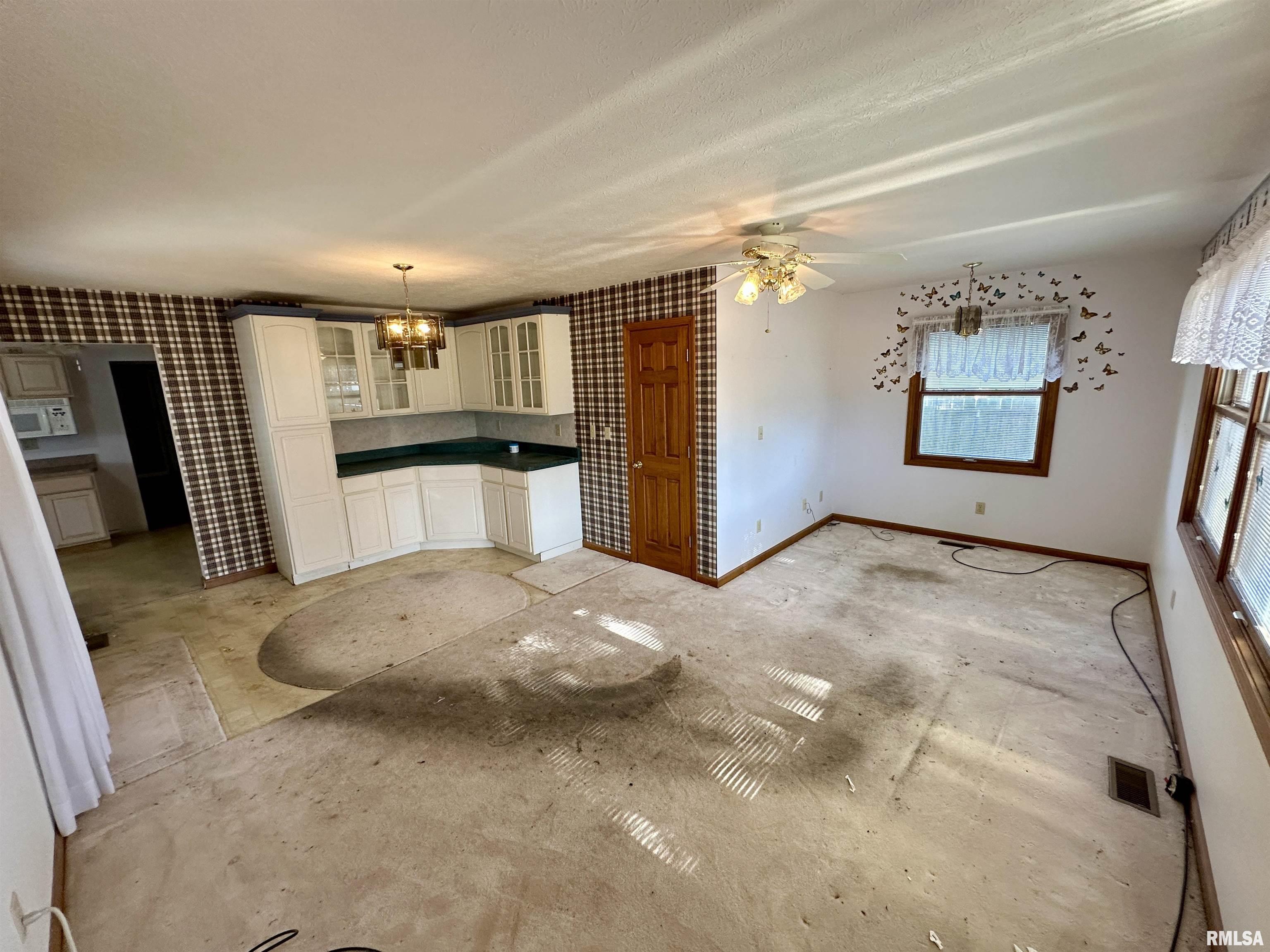 855 West Superior Avenue Jacksonville, IL 62650 - Photo 19 of 37