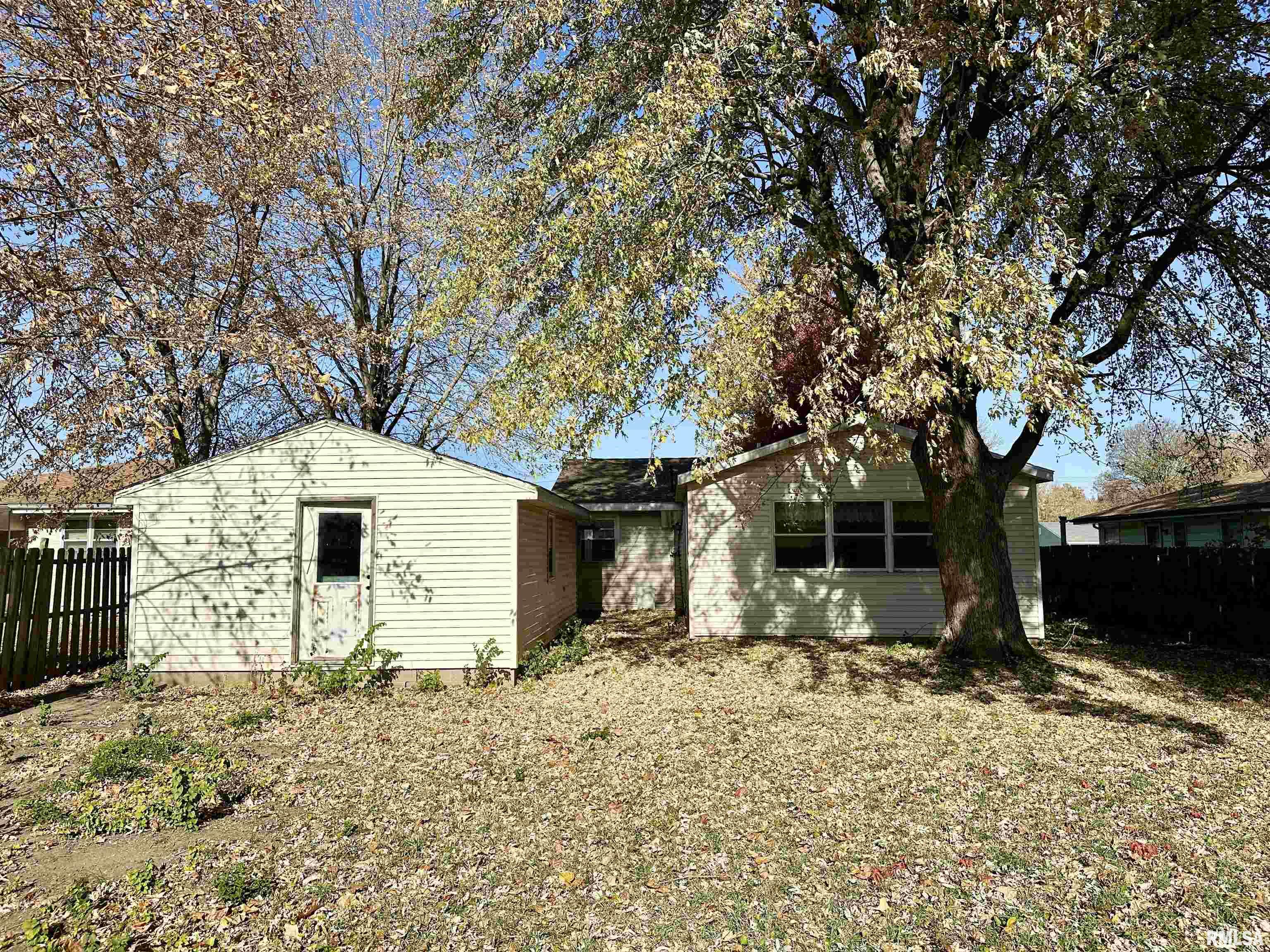 855 West Superior Avenue Jacksonville, IL 62650 - Photo 36 of 37