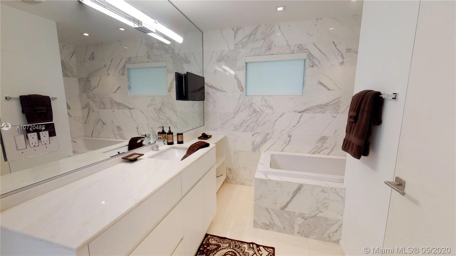 5815 North Bay Road Miami Beach, FL 33140 - Photo 15 of 34
