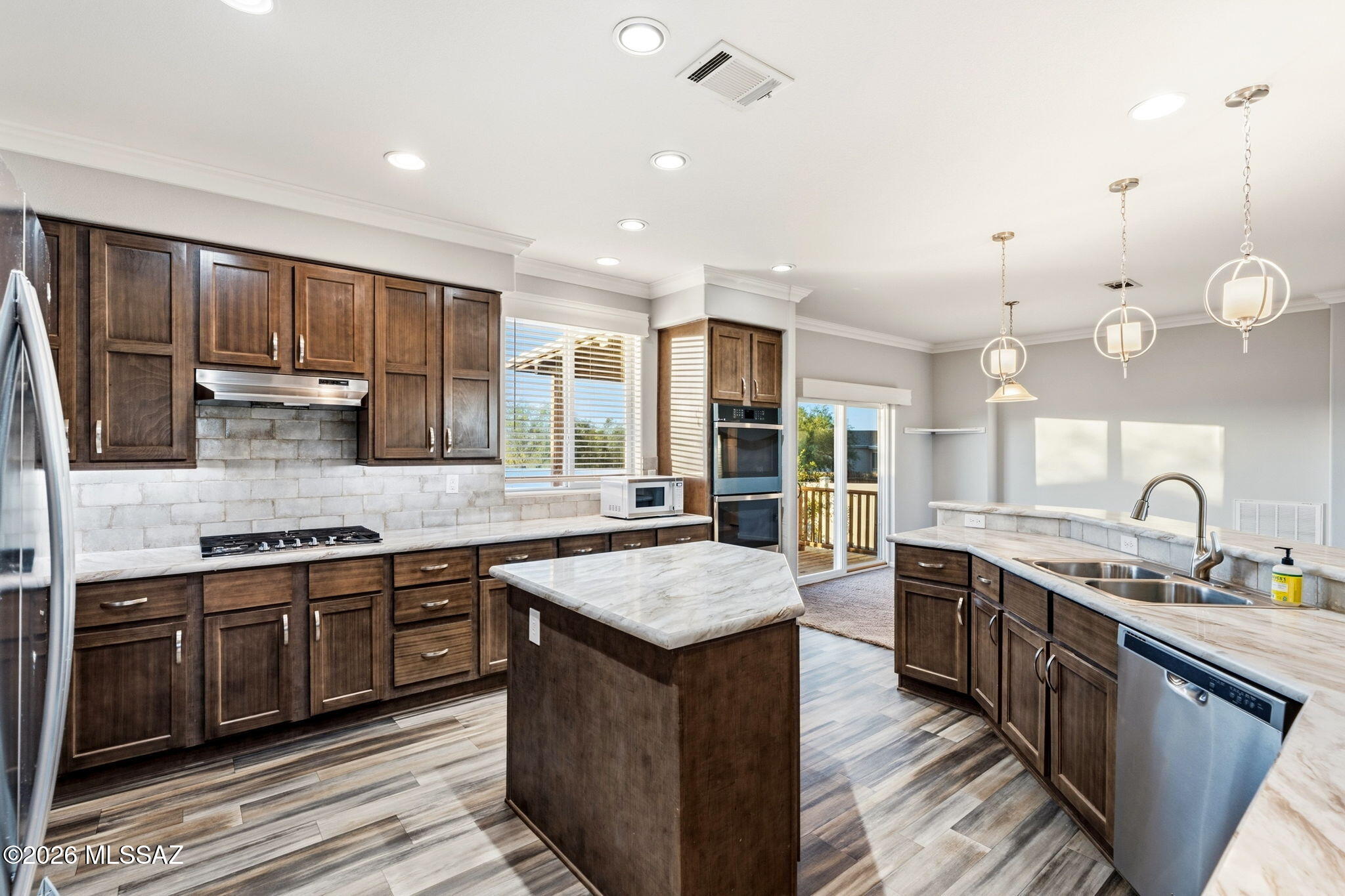 16742 West Moore Road Marana, AZ 85653 - Photo 16 of 47 Kitchen