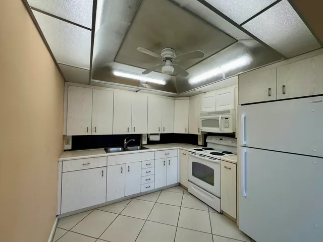 $1,500 | 4053 Hythe A, Boca Raton, FL 33434