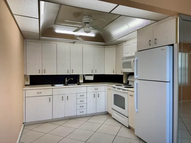 $1,500 | 4053 Hythe A, Boca Raton, FL 33434