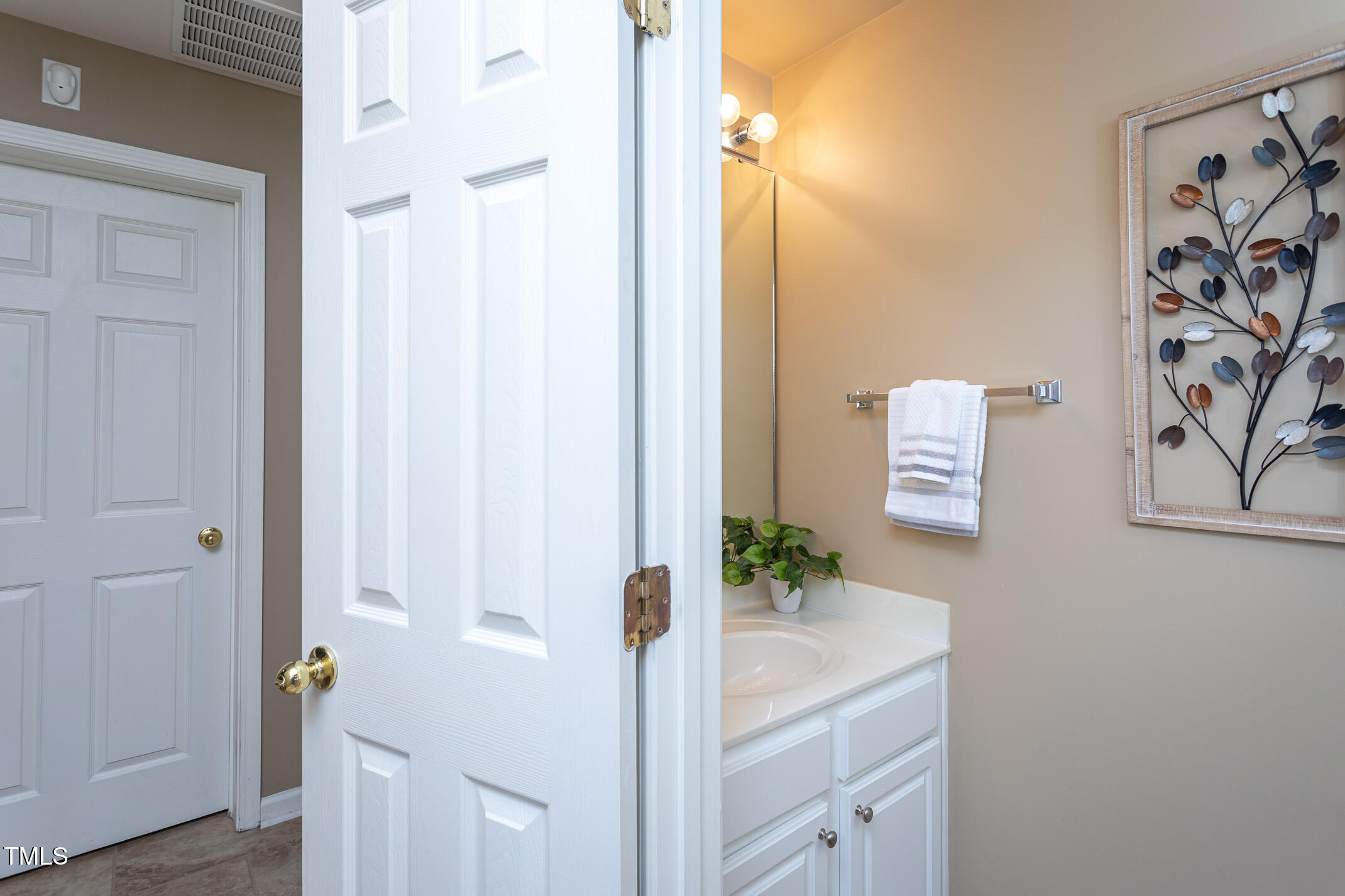 7244 Galon Glen Road Raleigh, NC 27613 - Photo 3 of 38 First Level: Half Bath