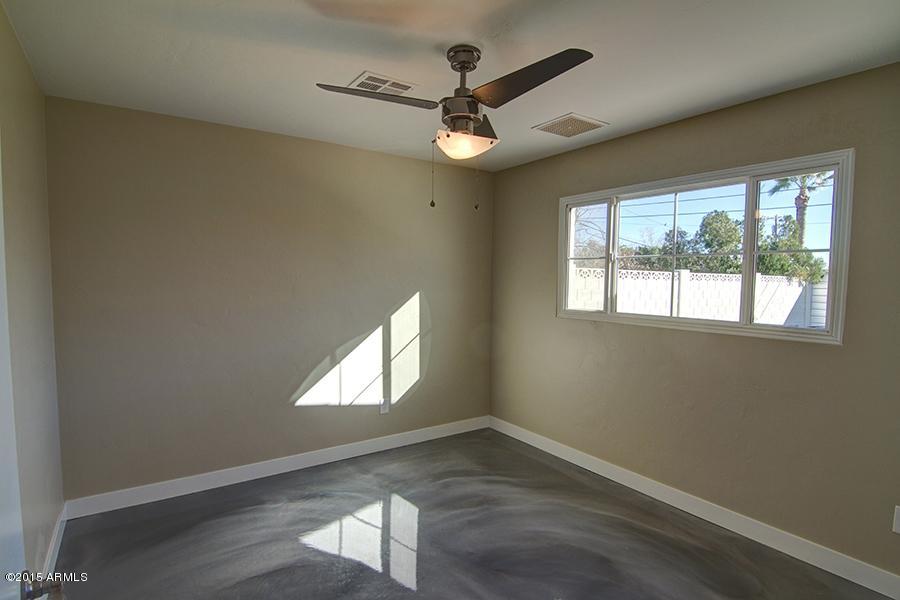 2115 West Piccadilly Road Phoenix, AZ 85015 - Photo 14 of 26 Piccadilly 2115 048