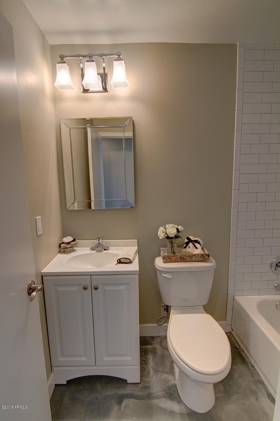 2115 West Piccadilly Road Phoenix, AZ 85015 - Photo 16 of 26 Piccadilly 2115 050
