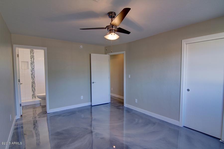 2115 West Piccadilly Road Phoenix, AZ 85015 - Photo 18 of 26 Piccadilly 2115 052