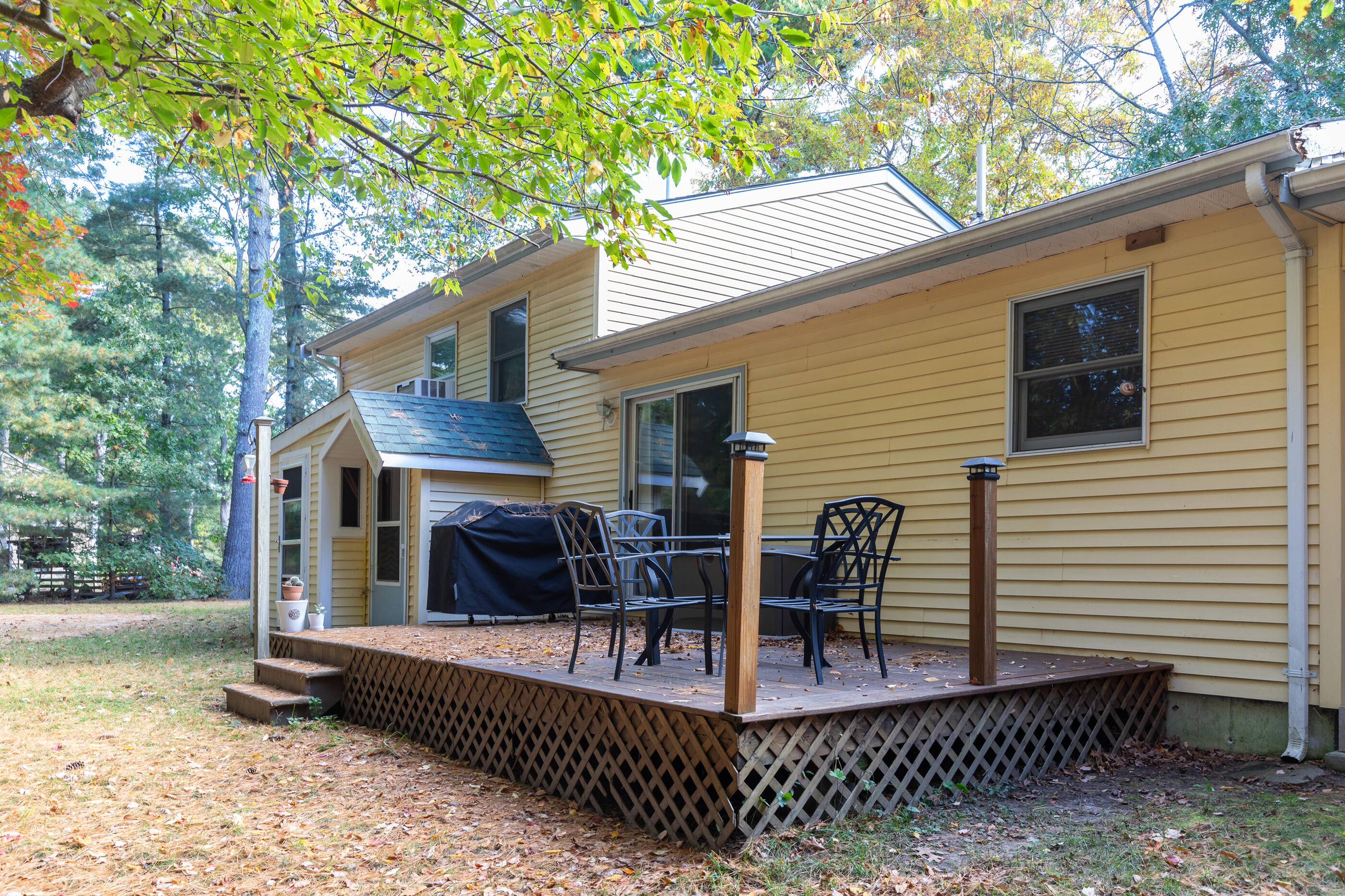 307 Marion Road Wareham, MA 02571 - Photo 4 of 27 04