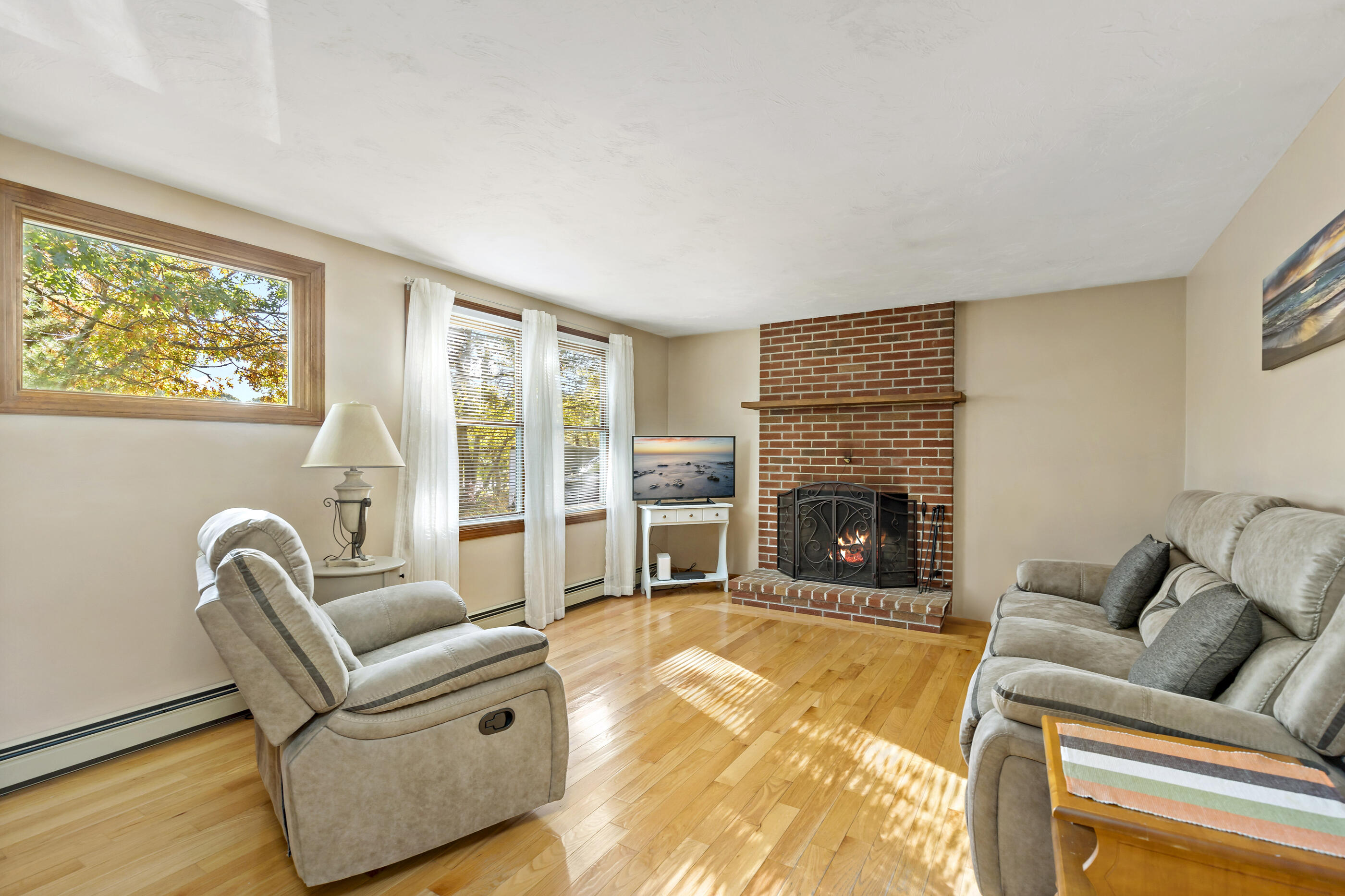 307 Marion Road Wareham, MA 02571 - Photo 10 of 27 Living area