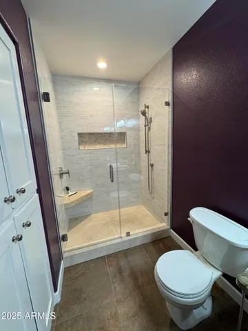 a close up view of a washer and dryer