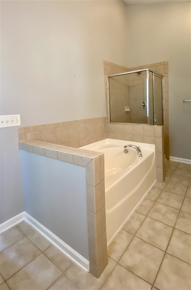 4618 Kings Garden Road Raleigh, NC 27612 - Photo 14 of 22 Garden Tub / Walk in Shower