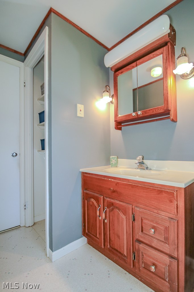 7600 Kniffen Road Painesville, OH 44077 - Photo 36 of 36 half bath - main floor