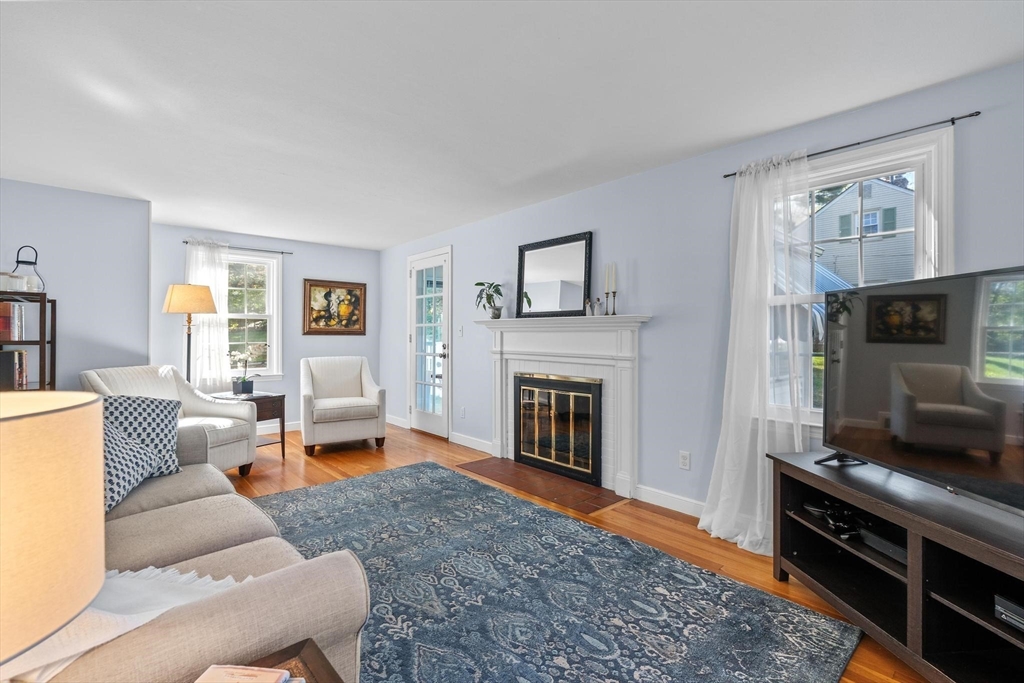 237 Burbank Road Longmeadow, MA 01106 - Photo 6 of 33 Gallery Image 6