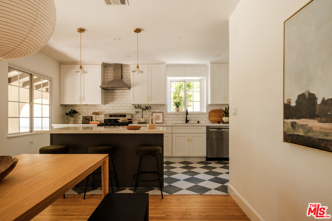 3739 Virginia Road Los Angeles, CA 90016 - Photo 14 of 72